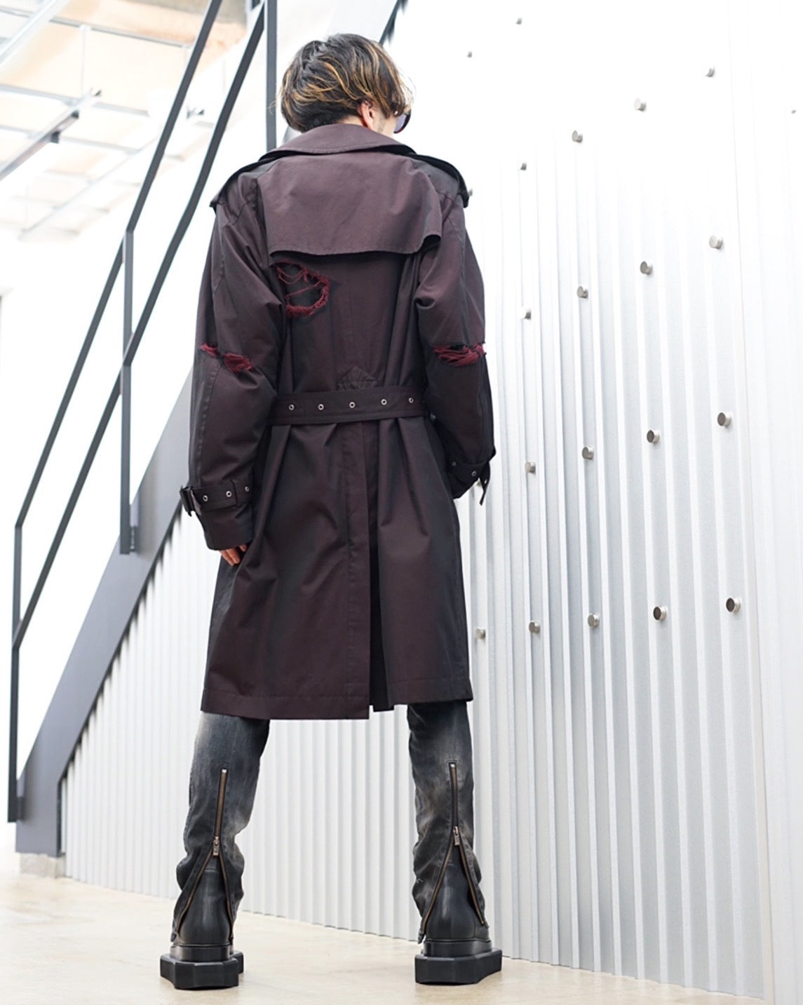 TAKAHIROMIYASHITA THE SOLOIST(タカヒロミヤシタ ザ ソロイスト)- back gusset sleeve double  breasted trench coat.- Amanojak.